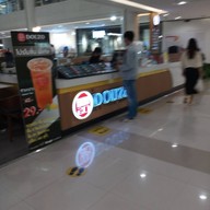 หน้าร้าน Douzo ice  tea bar ซีคอนสแควร์  ชั้นบี1 โซนกลางห้าง