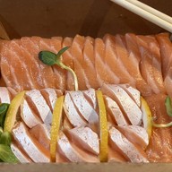 Kasakumo แซลม่อนสด