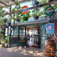 River hut  Restaurant & Coffee