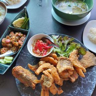 River hut  Restaurant & Coffee