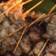 ชอบหมูปิ้ง ทางเข้าหาดคูเดื่อ