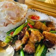 Komei cafe ปั้มเชล ซอยหลังวัดหนามแดง