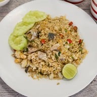 ริว บะหมี่เกี๊ยวกุ้งโคราช ถนนมิตรภาพ