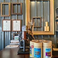 บรรยากาศ สนิมริมทาง Slow bar Slow bar Bangsaen