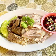เมนูของร้าน ข้าวมันไก่ ล้านดัง ลาดพร้าววังหิน 53