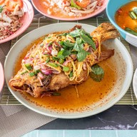 ร้านอาหารเจ๊เล็กหน้าเขื่อนสองคนตายาย
