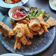 River hut  Restaurant & Coffee