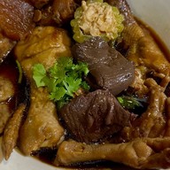 โครตตีนไก่ตุ๋น ซุปเปอร์ ทับช้าง สะพานสูง