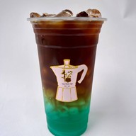 MaeMod  CaFe หน้าอาคารพาณิชย์ติดกับร้านบุญเฮง 18
