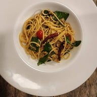 กินข้าวบ้านเพื่อน