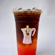 MaeMod  CaFe หน้าอาคารพาณิชย์ติดกับร้านบุญเฮง 18
