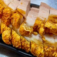 ร้านข้าวหอม X เนื้อแดด หมูแดด เมนูหมูกรอบหมูใจ