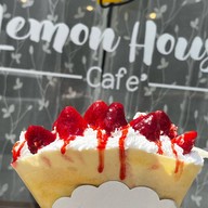 ร้านเลม่อนเฮาส์(เครปและคาเฟ่) สาขา หน้าโรงเรียยสภาราชินี