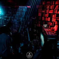 บรรยากาศ The Library Phuket Library holding