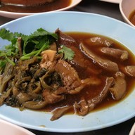 เมนูของร้าน ขาหมูเจริญแสงสีลม สีลม
