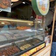 ทอดมันกวางตุ้งสีนวล บางรัก