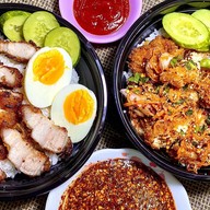 ข้าวหมูทอด/ส้มตำคุณหนู ซอย.9 เศรษฐกิจ ซ.9
