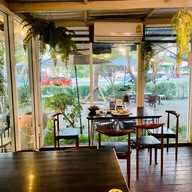 ร้านอาหาร เครื่องดื่ม ทางรถไฟ