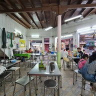 บรรยากาศ เป็ดย่างเจ๊เกียงบางรัก