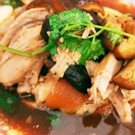 ขัาวขาหมู..ก๋วยเตี๋ยวหมู..นายลิ้ม สุขุมวิท38 เจ้าเก่า