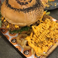 สเต็กลุงหยิกบางแสน ซอยจรินทร์