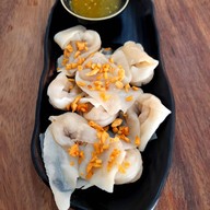 เมนูของร้าน กวงลูกชิ้นปลา หนึ่งในชะอำ ชะอำ