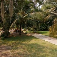 บรรยากาศ เจริญสุขโข ผัดไทยกุ้งแม่น้ำ Floating Market Damnoensaduak