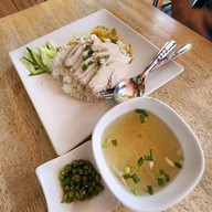 เมนูของร้าน ก๋วยเตี๋ยวไก่เบตง พระราม2