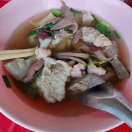 น้อยต้มเลือดหมู สาขา 2
