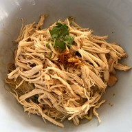 ราชา ก๋วยเตี๋ยวไก่มะระ ชายกลาง สวนตะไคร้ เยื้องครัวรสแซ่บ