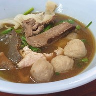 เมนูของร้าน เจ๊โตเกาเหลาเนื้อ-หมูตุ๋น แยกมอเตอร์เวย์