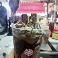 ข้าวมันไก่ ข้าวขาหมู  หมูตุ๋น เกาเหลาเลือดหมู  เงินล้าน สาขานครชัยศรี  (ท่ารถตู้วัดท่าตำหนัก) ท่าตำหนัก