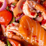 ยำแอบแซ่บ by เจ้ดำ สาขา5