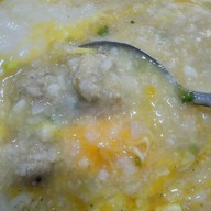 แพรพิไล โจ๊ก ข้าวต้ม ยำแหนมสด รสแซ่บ ตลาดนัดยันฮี