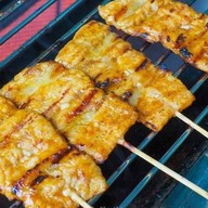 หมูปิ้งพาเพลิน & ข้าวกะเพรา & ข้าวหมูกระเทียมพริกขี้หนูสด &ไส้กรอกอีสาน กล้วยทอดมันทอดห้วยขวาง ห้วยขวาง