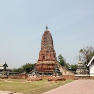 บรรยากาศ วัดพระศรีรัตนมหาธาตุ สุพรรณบุรี