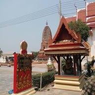 บรรยากาศ วัดพระศรีรัตนมหาธาตุ สุพรรณบุรี