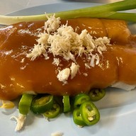 เมนูของร้าน ร้านคู่อร่อย ก๋วยเตี๋ยวหลอดทรงเครื่อง เปาะเปี๊ยะสดปูทะเล( เจ้าเก่าหน้าอำเภอ)