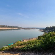 หาดสลึง อุบล