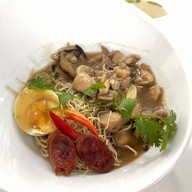 แม่หนูก๋วยเตี๋ยวหลอด
