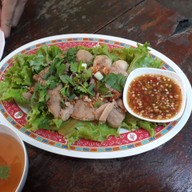 เมนูของร้าน ก๋วยเตี๋ยวเดินดง สำนักงานใหญ่