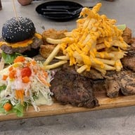 เมนูของร้าน สเต็กลุงหยิกบางแสน ซอยจรินทร์