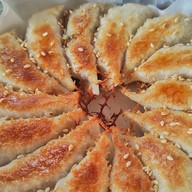 เกี๊ยวซ่าโฮมเมด