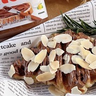 อาซ้อ ผัดไทยเส้นจันท์ ตลาดพุงกาง ประชาอุทิศ