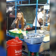 ข้าวมันไก่ตอนไหหลำ(น้องไอซ์เจ้าเก่า) หน้าหมู่บ้านทรัพย์ธานี2