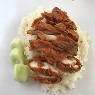 ข้าวมันไก่ตอนไหหลำ(น้องไอซ์เจ้าเก่า) หน้าหมู่บ้านทรัพย์ธานี2