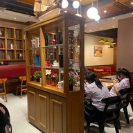 Hollys Coffee Central Bangna