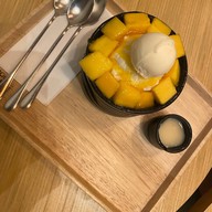 Hollys Coffee Central Bangna