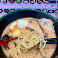 โทมาโตนู้ดเดิ้ล ซอยธนิยะ