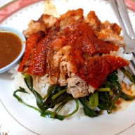 เมนูของร้าน ฮิ้น ข้าวหมูแดงข้าวหน้าเป็ด นครปฐม